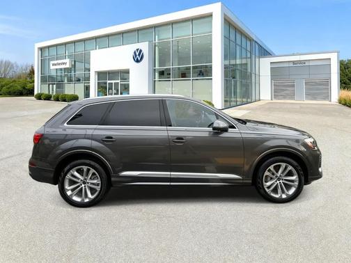 2025 Audi Q7 55 Premium Plus
