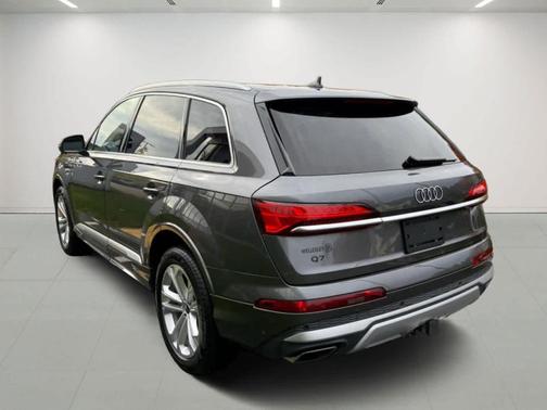 2025 Audi Q7 55 Premium Plus