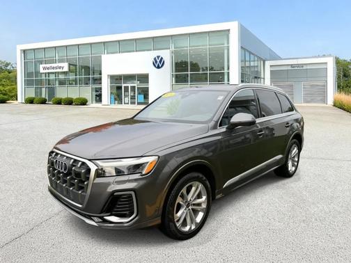 2025 Audi Q7 55 Premium Plus