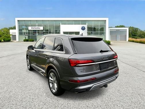 2025 Audi Q7 55 Premium Plus