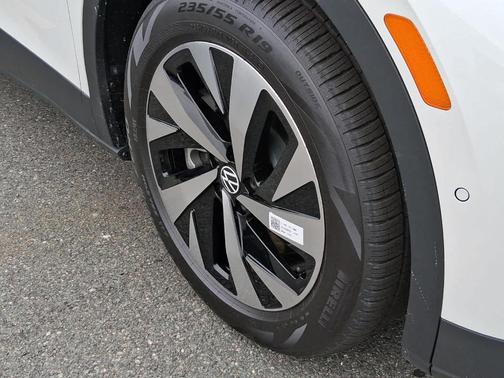 Opal White Pearl 2026 Volkswagen ID.4 Pro