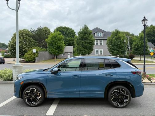 2025 Volkswagen Tiguan 2.0T SEL R-Line