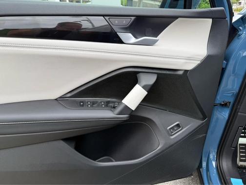 2025 Volkswagen Tiguan 2.0T SEL R-Line