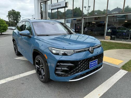2025 Volkswagen Tiguan 2.0T SEL R-Line