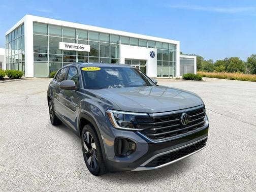 Pure Gray 2025 Volkswagen Atlas Cross Sport 2.0T SE w/Technology