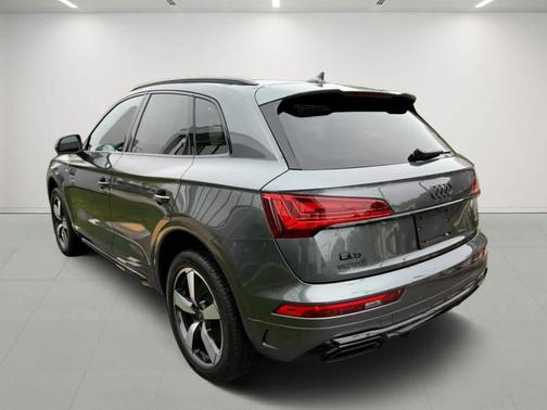 2024 Audi Q5 45 S line quattro Premium