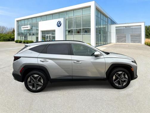 Shimmering Silver 2025 Hyundai TUCSON SEL Convenience