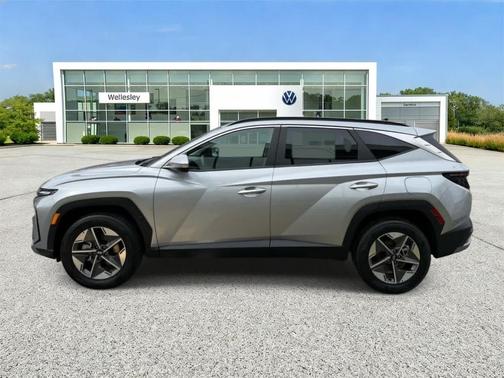 Shimmering Silver 2025 Hyundai TUCSON SEL Convenience