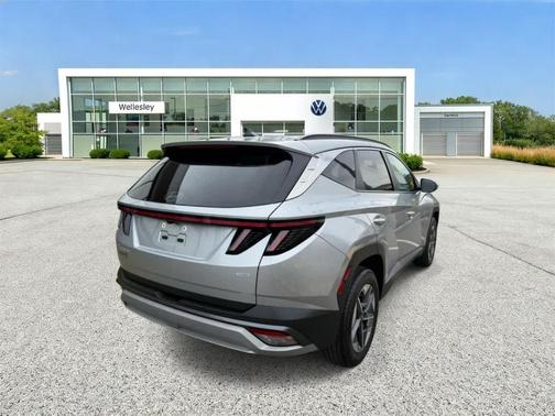 Shimmering Silver 2025 Hyundai TUCSON SEL Convenience