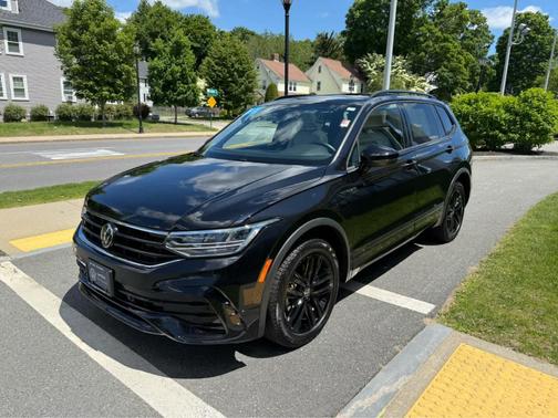 2022 Volkswagen Tiguan 2.0T SE R-Line Black