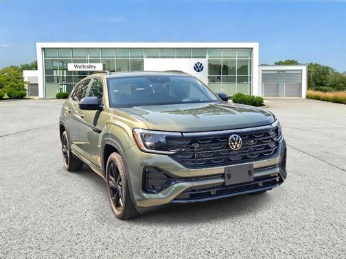 Avocado Green Pearl 2026 Volkswagen Atlas Cross Sport 2.0T SEL R-Line Black