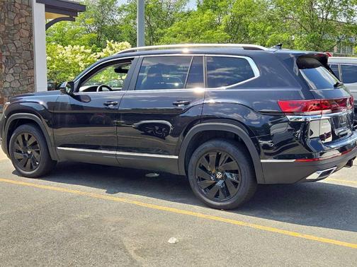2025 Volkswagen Atlas 2.0T SEL