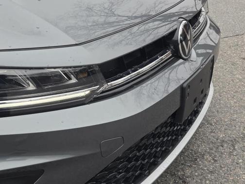 Platinum Gray Metallic 2026 Volkswagen Jetta 1.5T SE