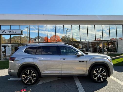 2024 Volkswagen Atlas 2.0T SEL Premium R-Line