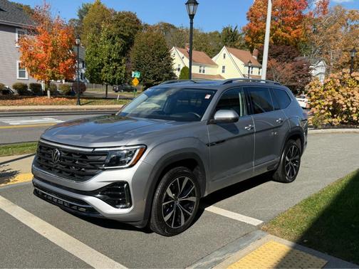 2024 Volkswagen Atlas 2.0T SEL Premium R-Line