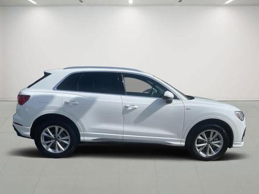 2023 Audi Q3 45 S line Premium