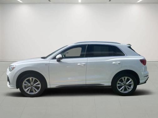 2023 Audi Q3 45 S line Premium
