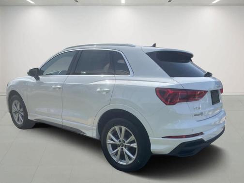 2023 Audi Q3 45 S line Premium