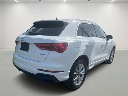 2023 Audi Q3 45 S line Premium