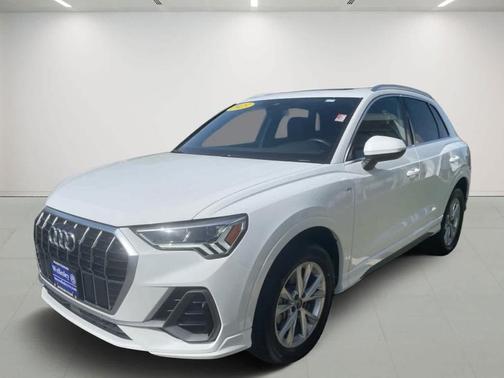 2023 Audi Q3 45 S line Premium