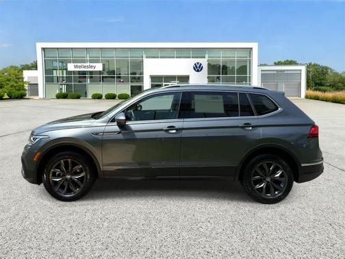 Platinum Gray Metallic 2023 Volkswagen Tiguan 2.0T SE