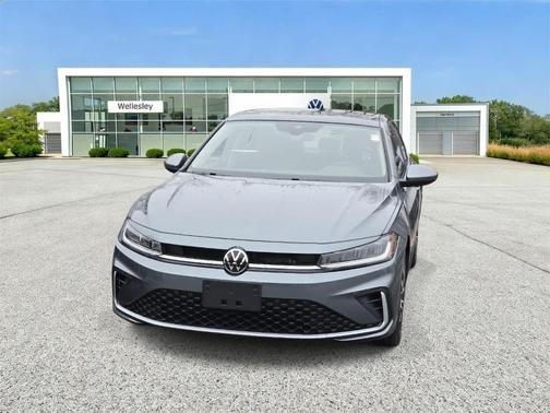 Platinum Gray Metallic 2026 Volkswagen Jetta 1.5T SE
