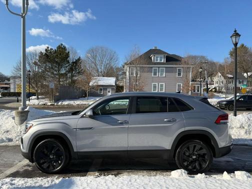 2025 Volkswagen Atlas Cross Sport 2.0T SE w/Technology