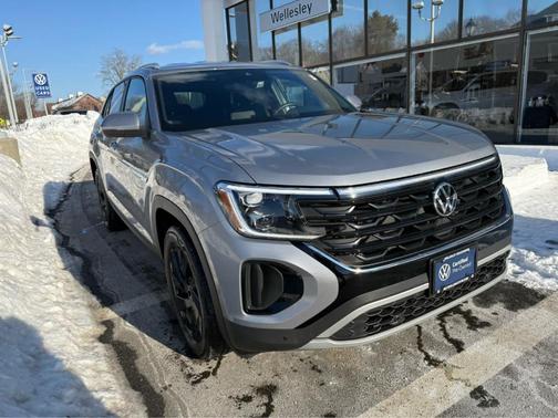 2025 Volkswagen Atlas Cross Sport 2.0T SE w/Technology