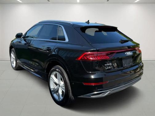 2023 Audi Q8 55 Premium Plus