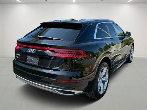 2023 Audi Q8 55 Premium Plus