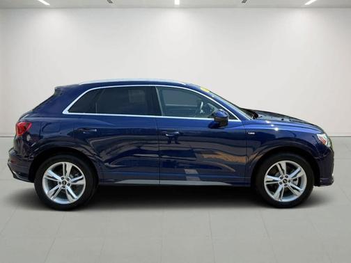 2024 Audi Q3 45 S line Premium