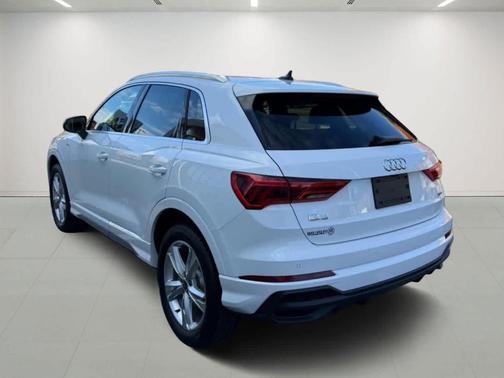 2024 Audi Q3 45 S line Premium