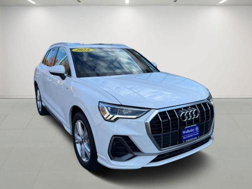 2024 Audi Q3 45 S line Premium