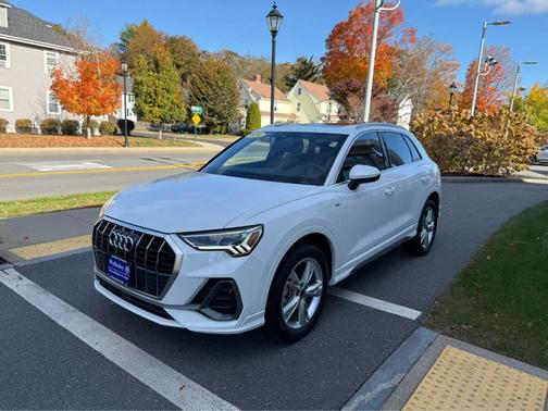 2024 Audi Q3 45 S line Premium