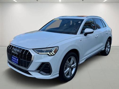 2024 Audi Q3 45 S line Premium