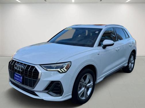 2024 Audi Q3 45 S line Premium