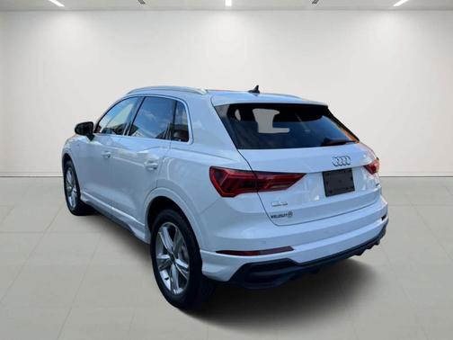 2024 Audi Q3 45 S line Premium