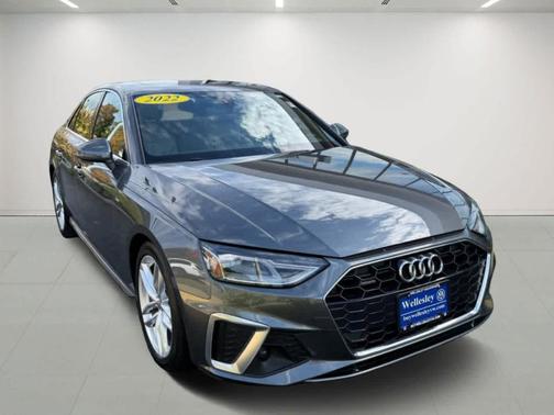 2022 Audi A4 45 S line quattro Premium