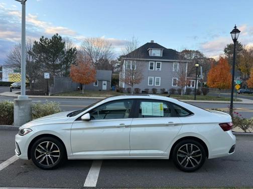 2025 Volkswagen Jetta 1.5T SE