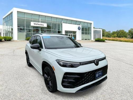 Opal White Pearl Effect 2025 Volkswagen Tiguan 2.0T SE R-Line Black