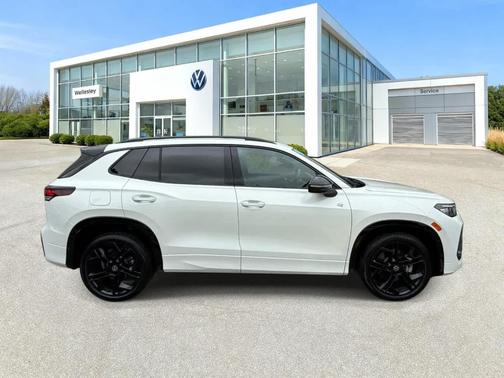 Opal White Pearl Effect 2025 Volkswagen Tiguan 2.0T SE R-Line Black
