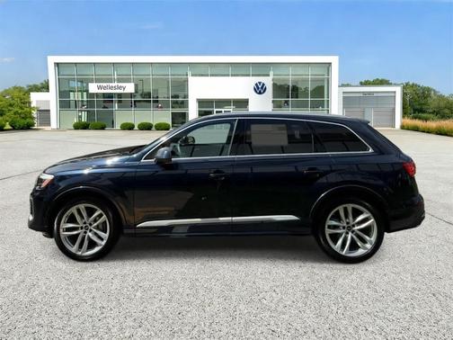 Waitomo Blue Metallic 2025 Audi Q7 55 Premium Plus