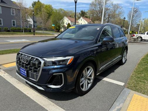 Waitomo Blue Metallic 2025 Audi Q7 55 Premium Plus