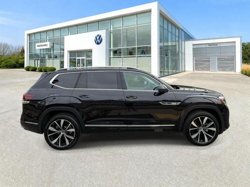 Deep Black Pearl Effect 2025 Volkswagen Atlas 2.0T SEL Premium R-Line