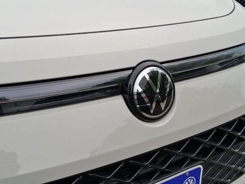 Sandstone 2026 Volkswagen Tiguan 2.0T SE R-Line Black