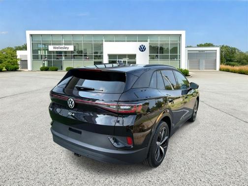 Deep Black Pearl Effect 2023 Volkswagen ID.4 Pro S