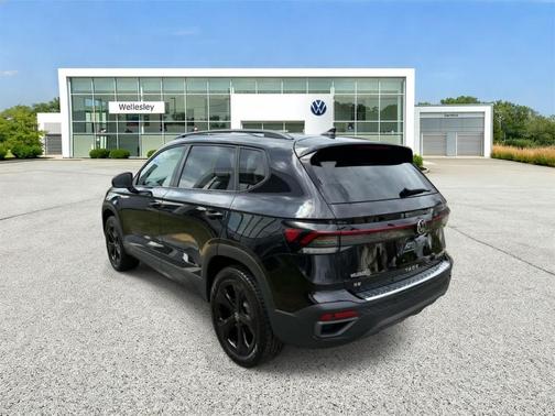 2025 Volkswagen Taos 1.5T SE Black