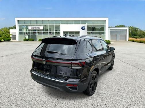 2025 Volkswagen Taos 1.5T SE Black