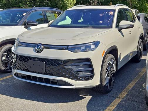 2025 Volkswagen Tiguan 2.0T SEL R-Line