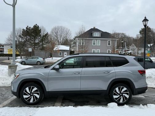 2025 Volkswagen Atlas 2.0T SE